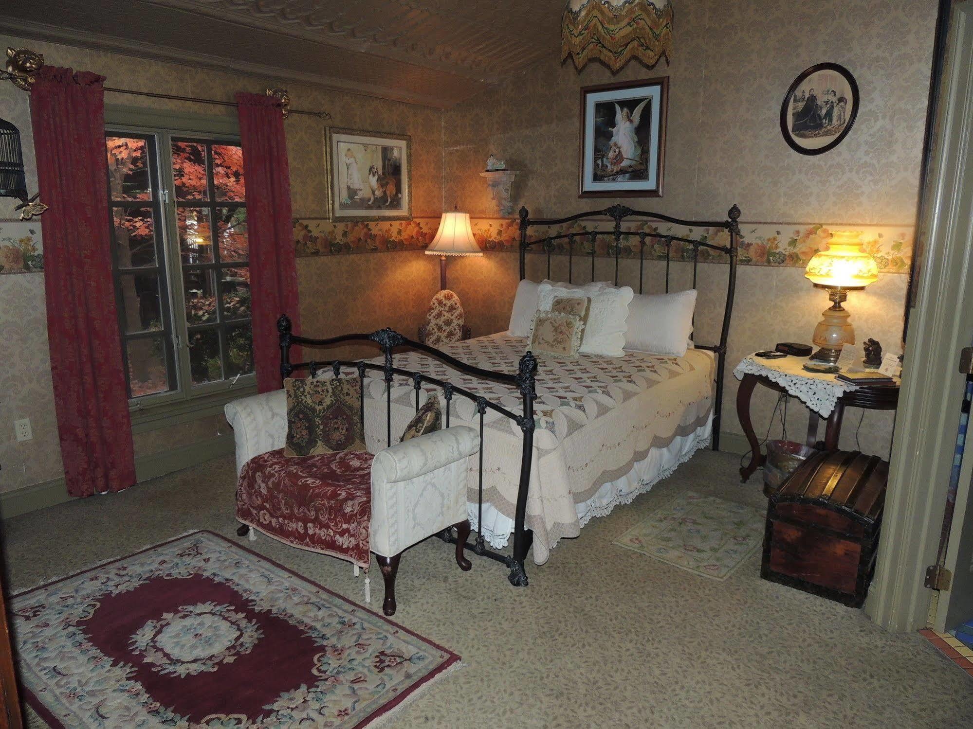Farnsworth House Inn Гетисбърг Екстериор снимка